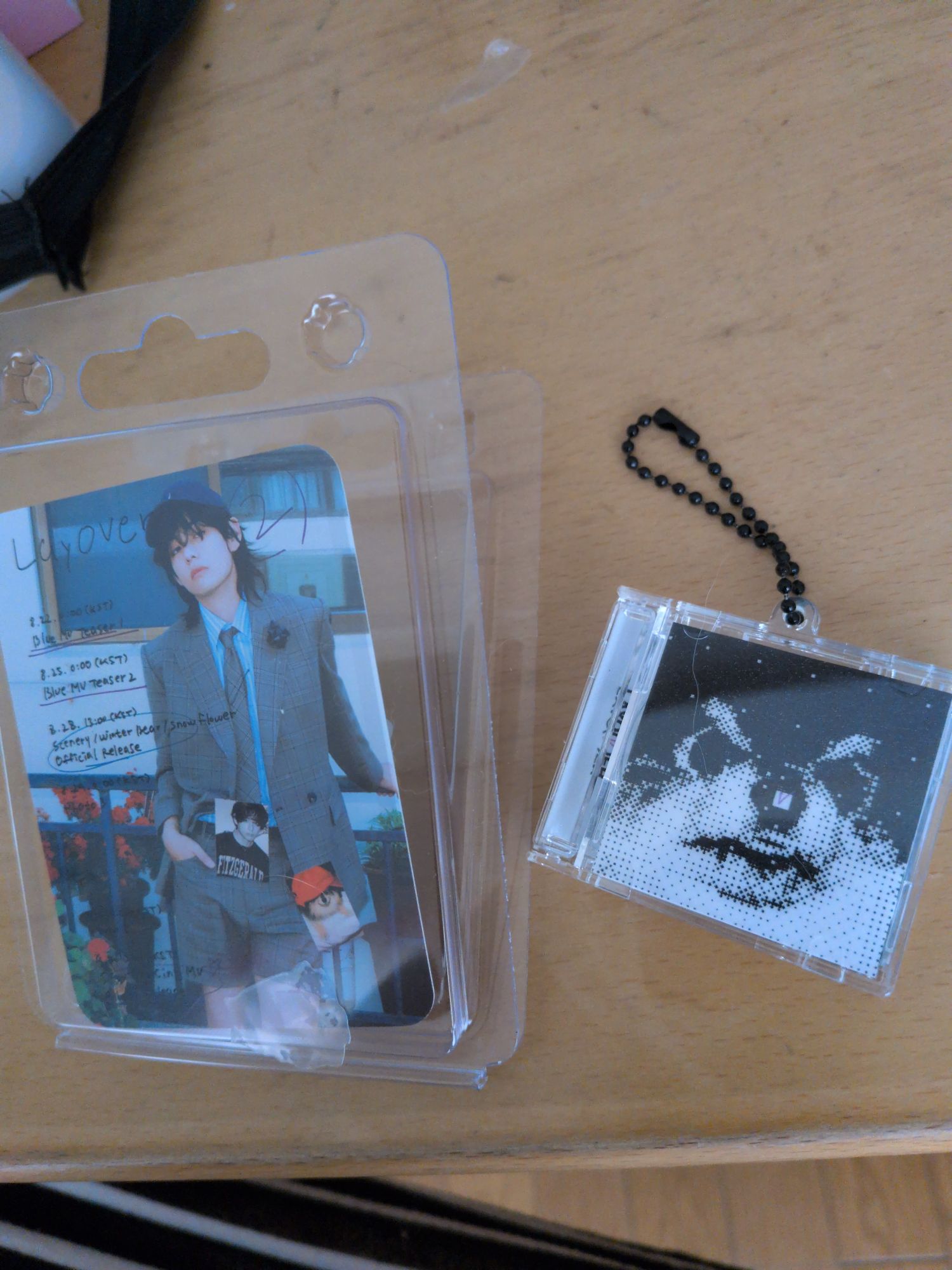 BTS♡ V ♡フォトアルバムキーリング アルバム型のホルダー｜BTS ミニCDキーホルダー・ミニアルバム