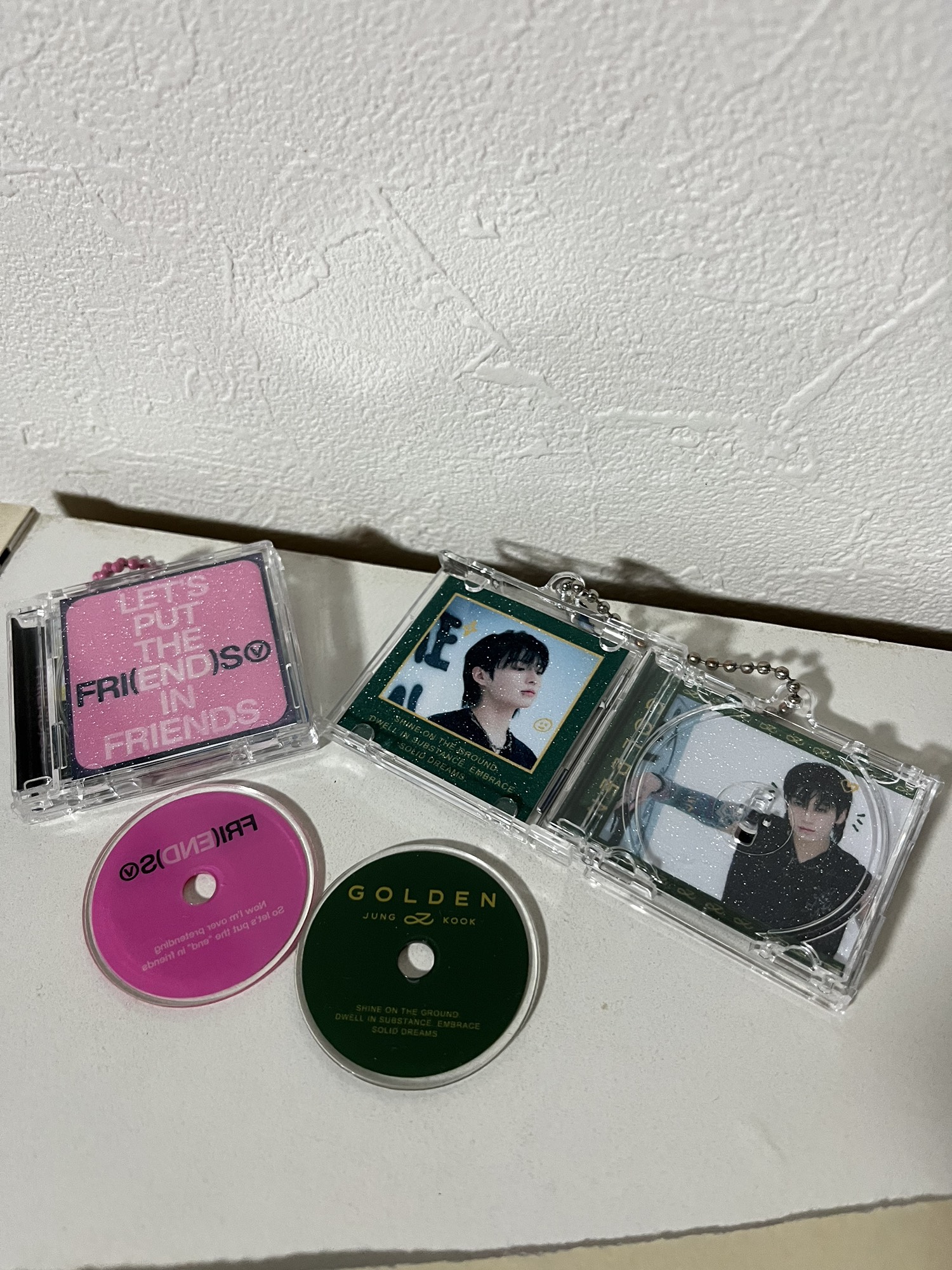 GOLDEN] KEYRING(2024年4月初旬以降発送) – BTS JAPAN OFFICIAL SHOP
