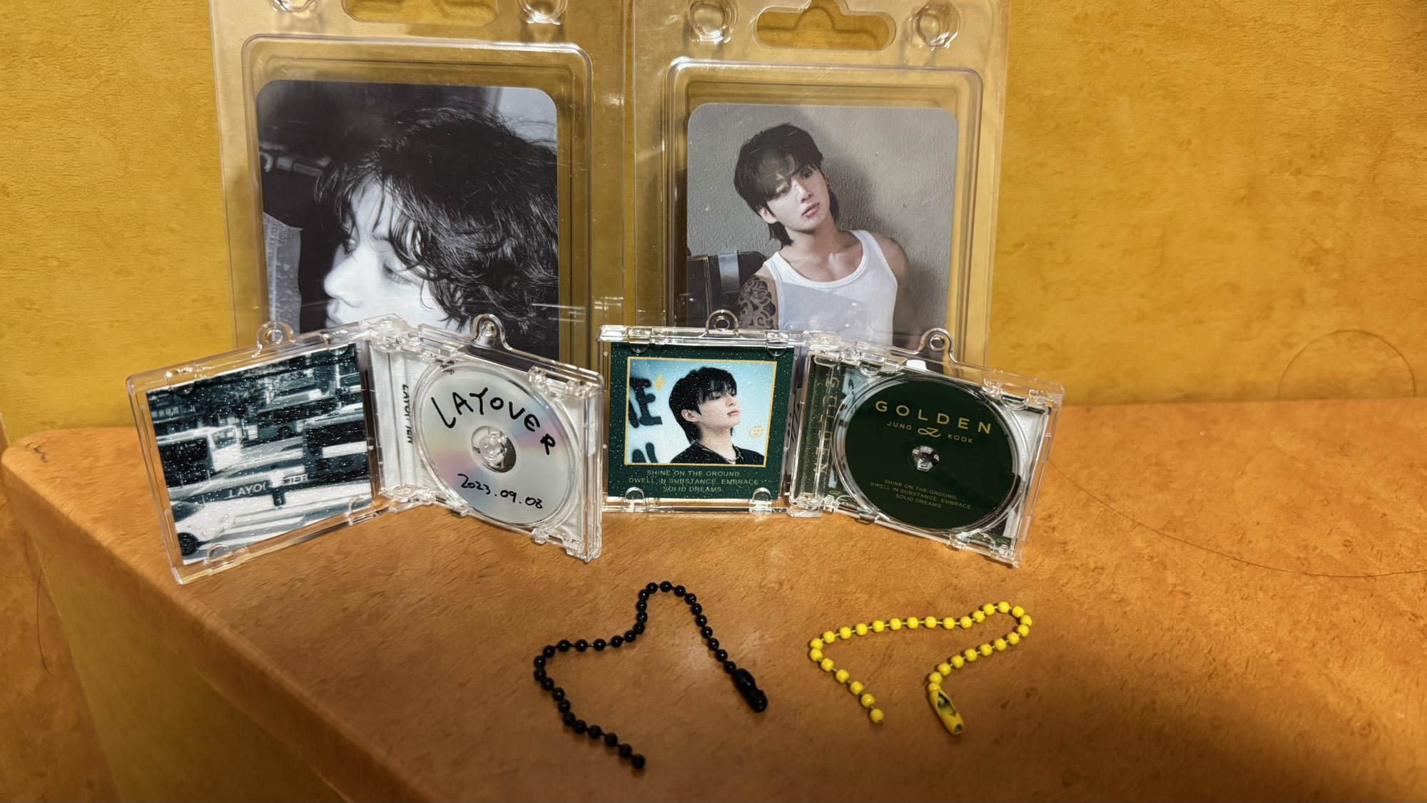 アルバム型のホルダー｜BTS ミニCDキーホルダー・ミニアルバム・推し活